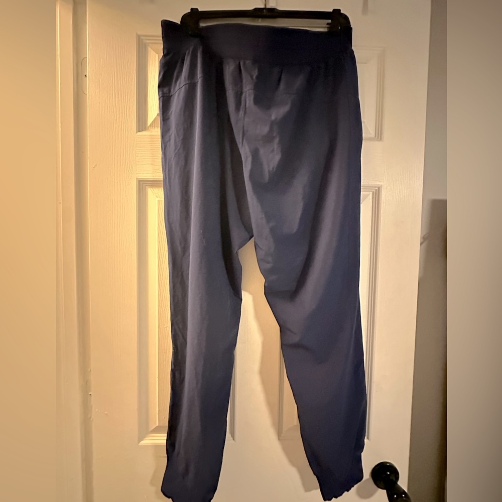 Lululemon adapted jogger women’s size 12